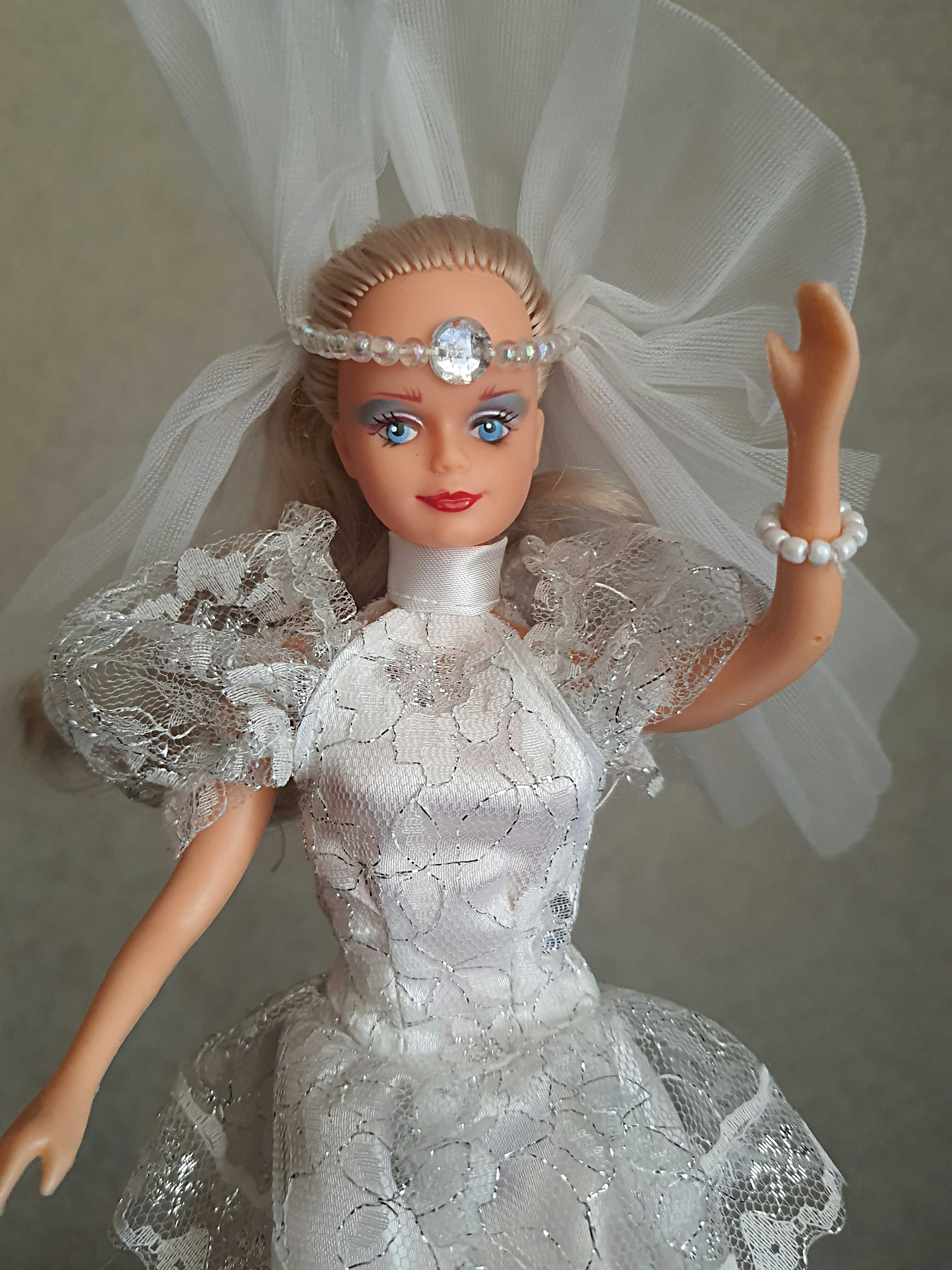 Ретро лялька 90х, кукла-невеста в свадебное платье Санди, гибкая