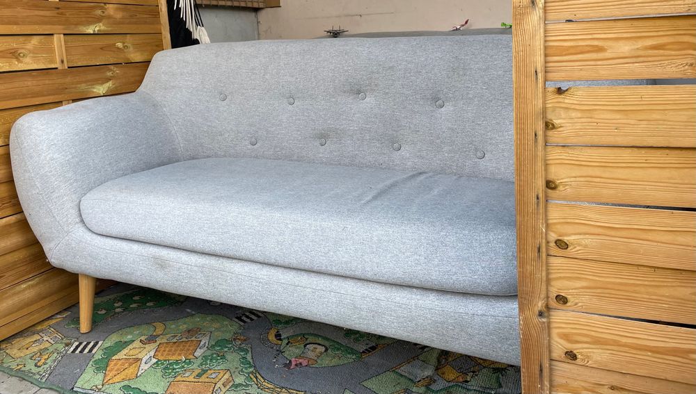 Sofa 2 osobowa w stylu skandynawskim