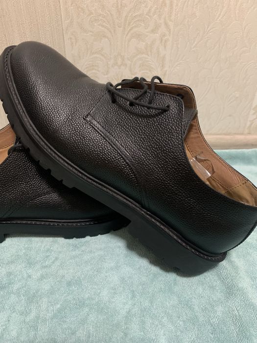 Продам мужские туфли . Натуральная кожа 43 размер.