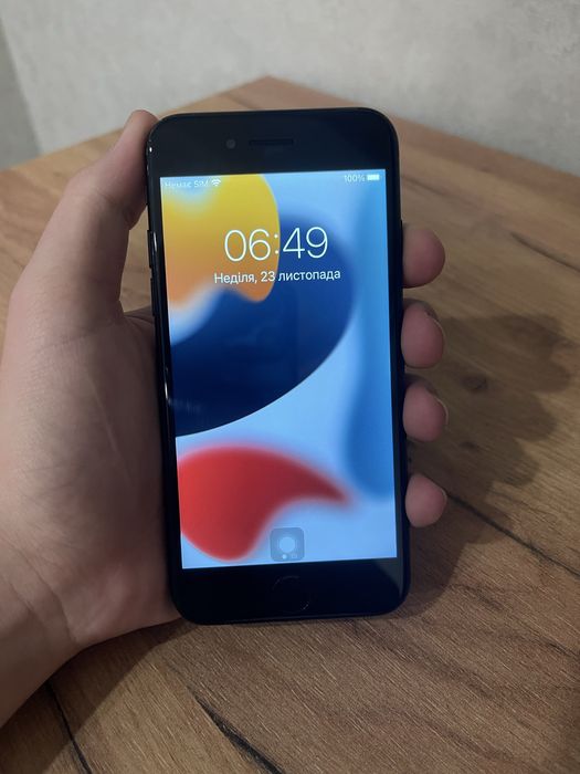 Продам Iphone 7 128