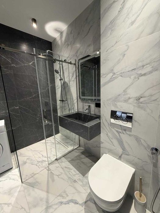 Продам чудовий котедж біля Покровського собору