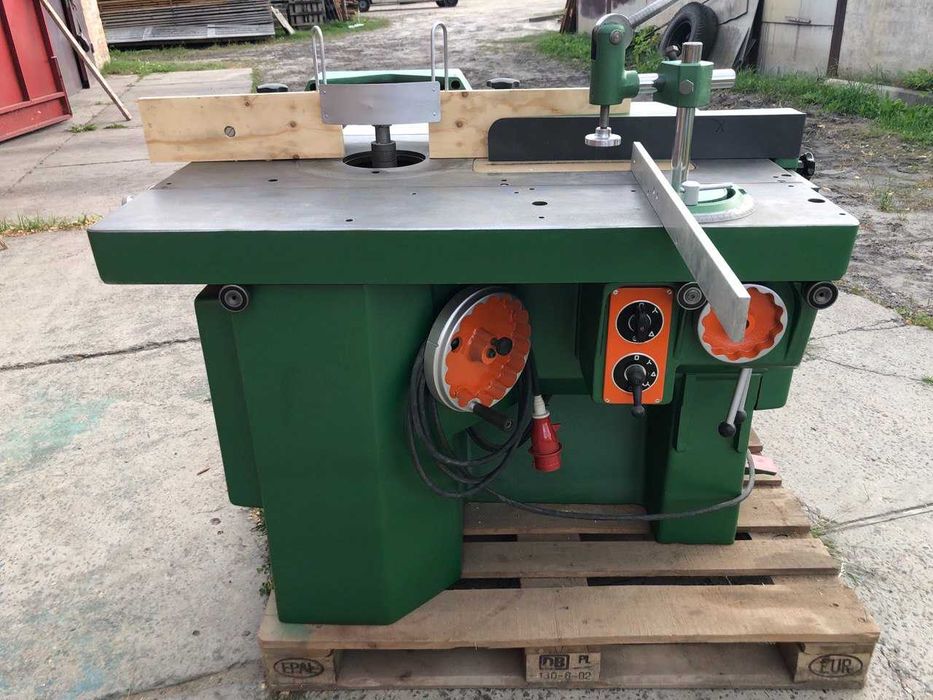 Станок деревообробний комбінований..Станок фрезерний з кареткою