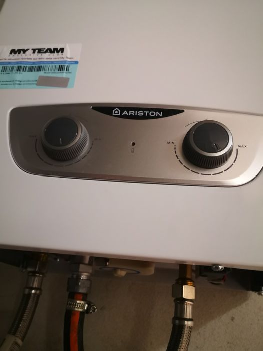 Esquentador 11L Ariston com 3 meses