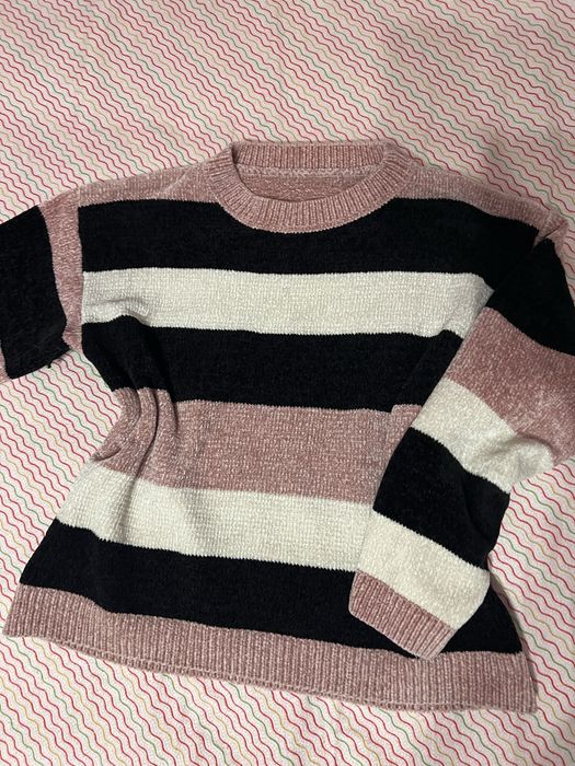 Светр з плюшевої пряжі