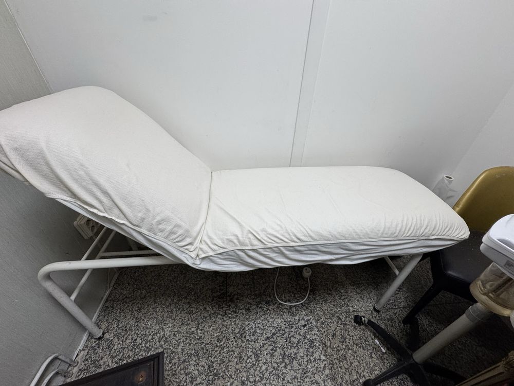 Marquesa para estetica ou massagem reclinavel.