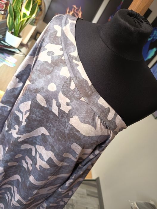 Nowa damska długa bluzka moro