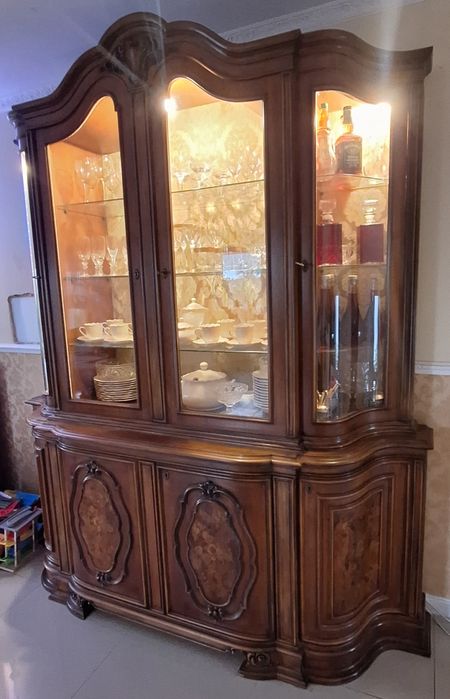 Intarsjowane meble włoskie- Witryna i komoda