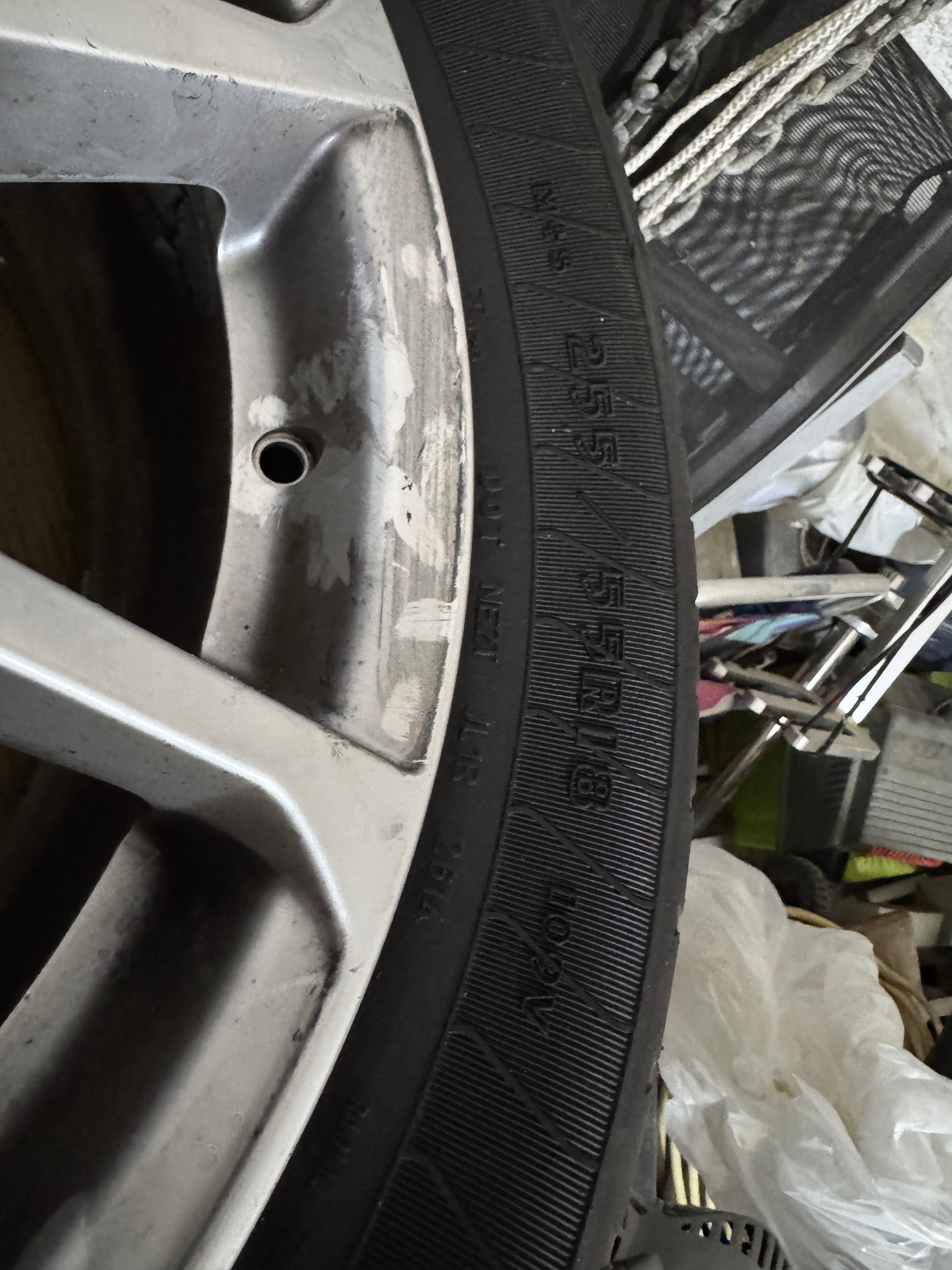 Jantes Porsche + pneus Goodyear