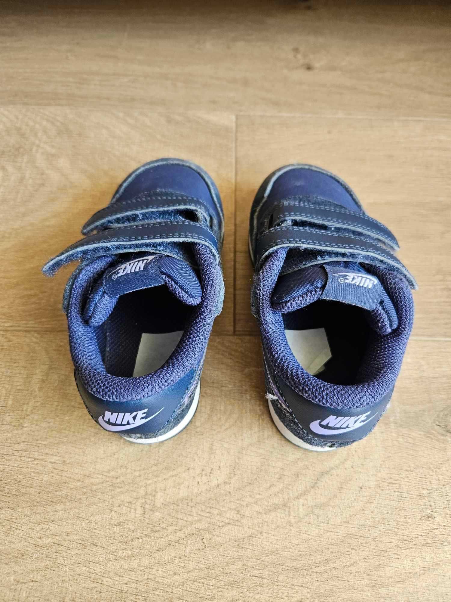 Buty dziecięce Nike adidasy rozm. 25