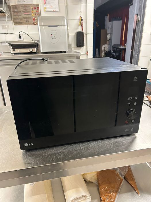 Micro-ondas LG NeoChef MH7265DPS (32 L - Com Grill - Preto)