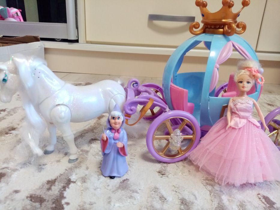 Карета для  золушки. Кукла Модница