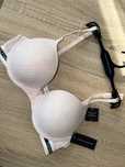 Pudrowy biustonosz Tommy Hilfiger r34C