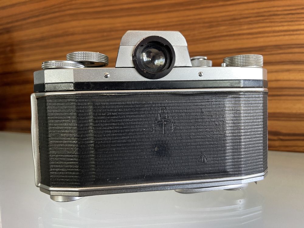 Câmara Fotográfica Antiga Praktica RDA (Alemanha de Leste)