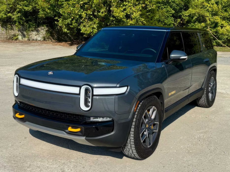 Rivian R1S Adventure      2024