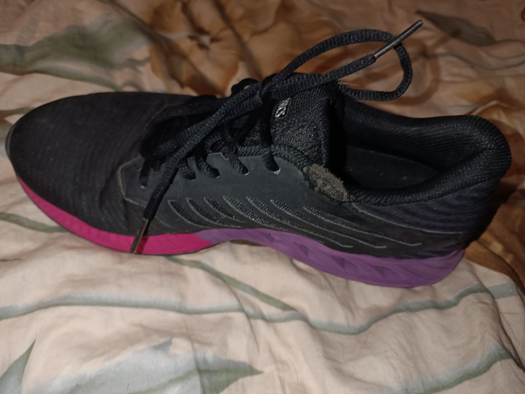 Продам летние кроссовки ASICS