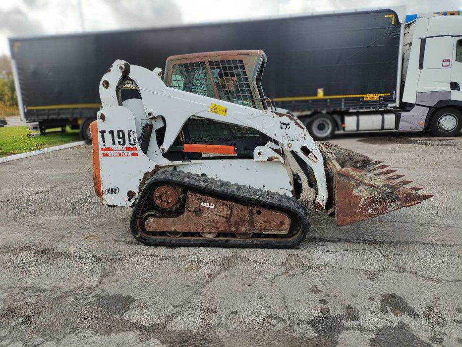 Фронтальний навантажувач Bobcat T190