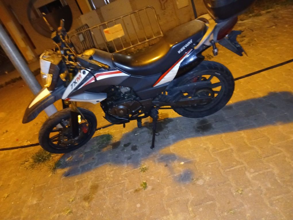 Vendo moto impecável