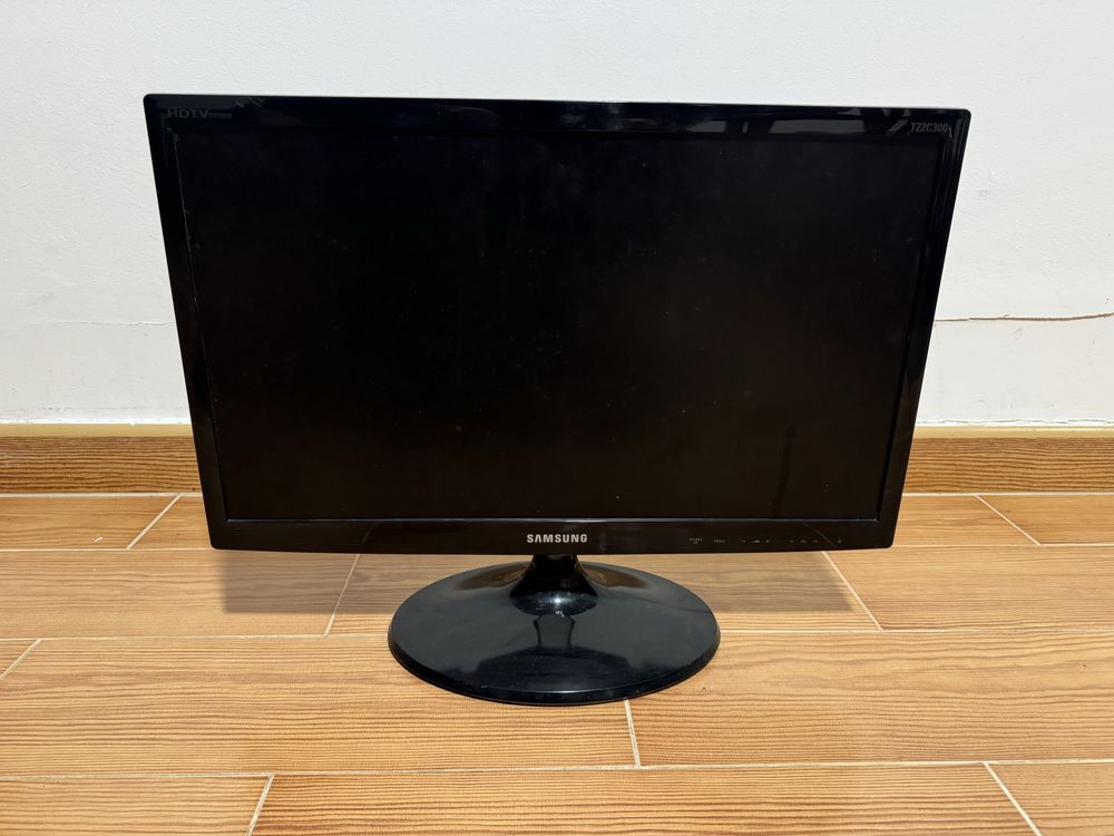 Tv Lcd Samsung 22”