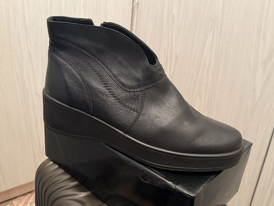 Жіночі шкіряні черевики  утеплені