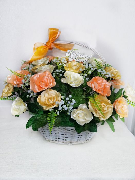 Kompozycja kwiatów ze wstążki dekoracje upominki,