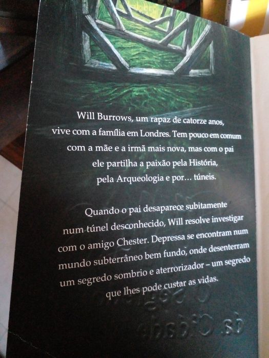 Livro TUNEIS - O segredo da cidade ETERNA