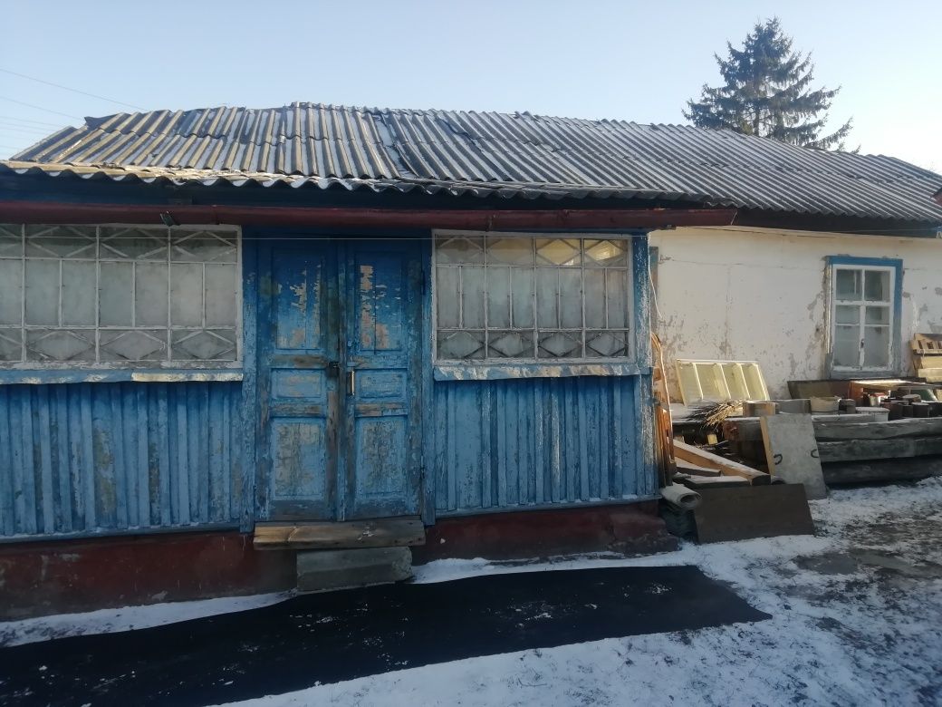 Продам старенький будиночок Плесецьке Фастівський район.