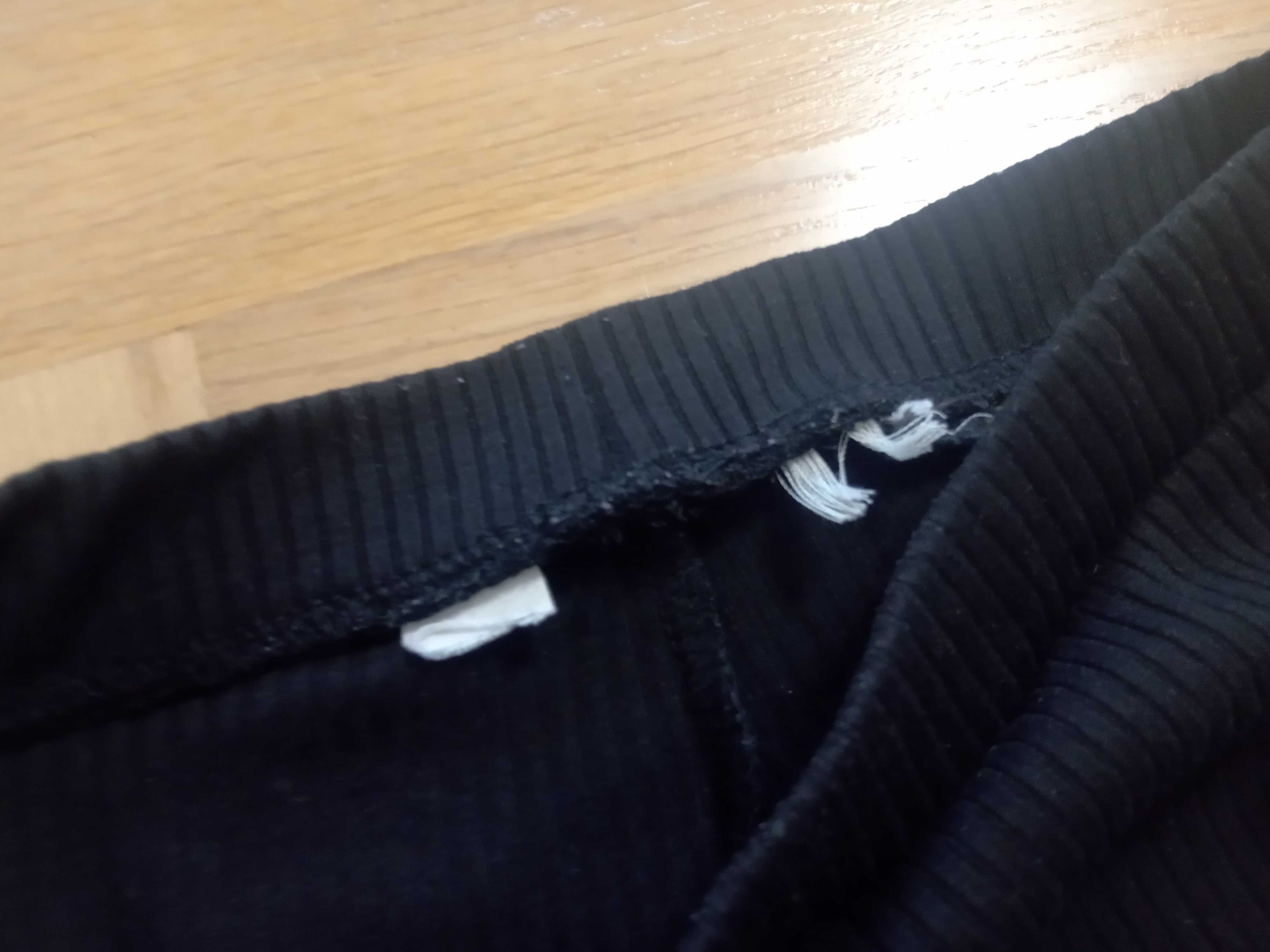 H&M legginsy dzwony czarne prążkowane 122