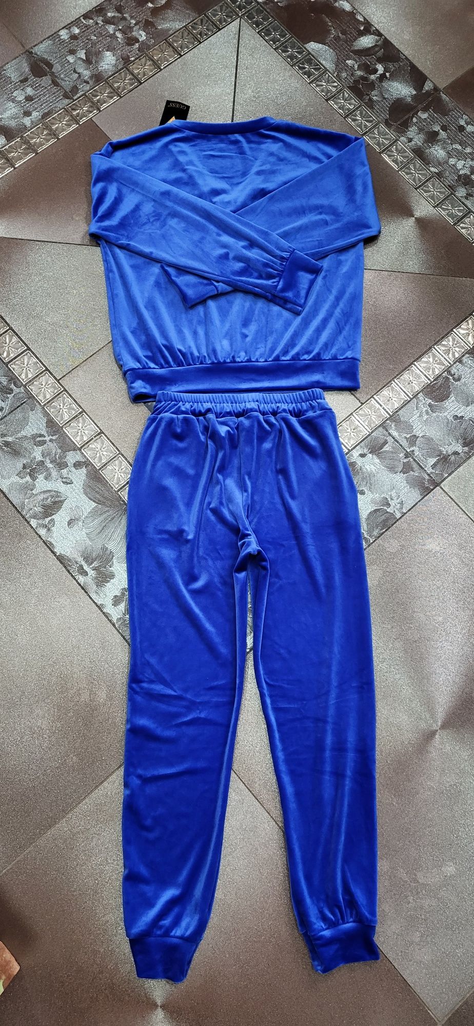 Niebieski dres welurowy chaber damski dekolt serek premium gues S M