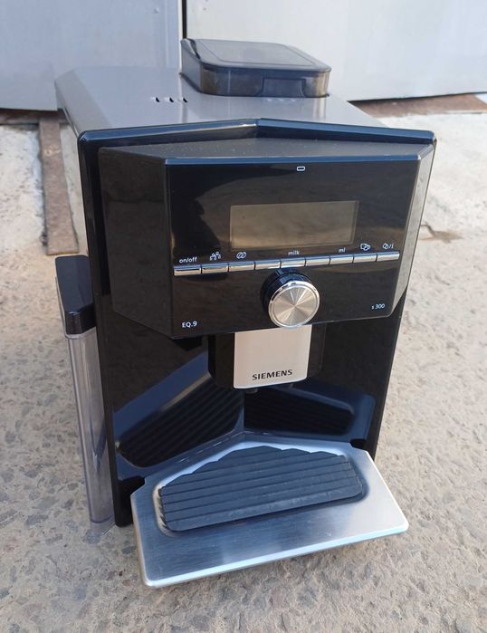 Кавоварка кавомашина Сіменс Siemens EQ.9 s300 TI903509DE чорна
