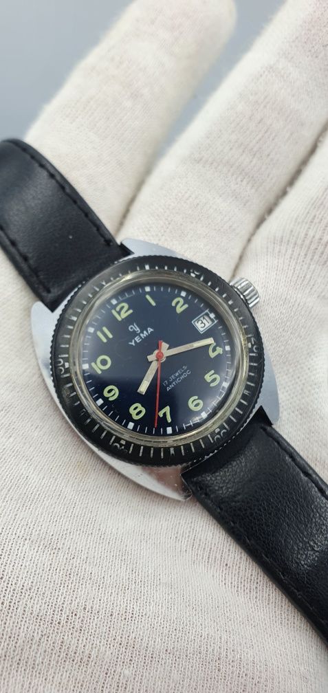 Vintage YEMA Mechanical 17 jewels antichoc - Red Arrow