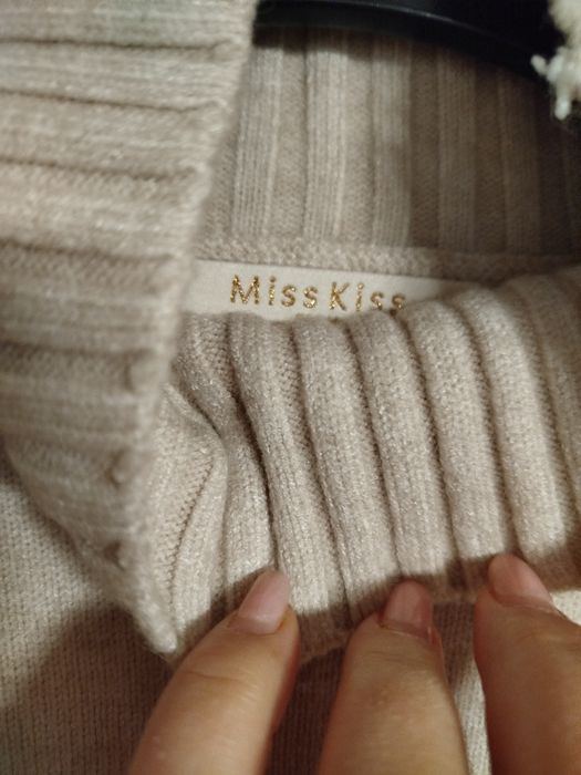 Śliczny golfik damski ciepły 50%viskose rozmiar XL Nowy