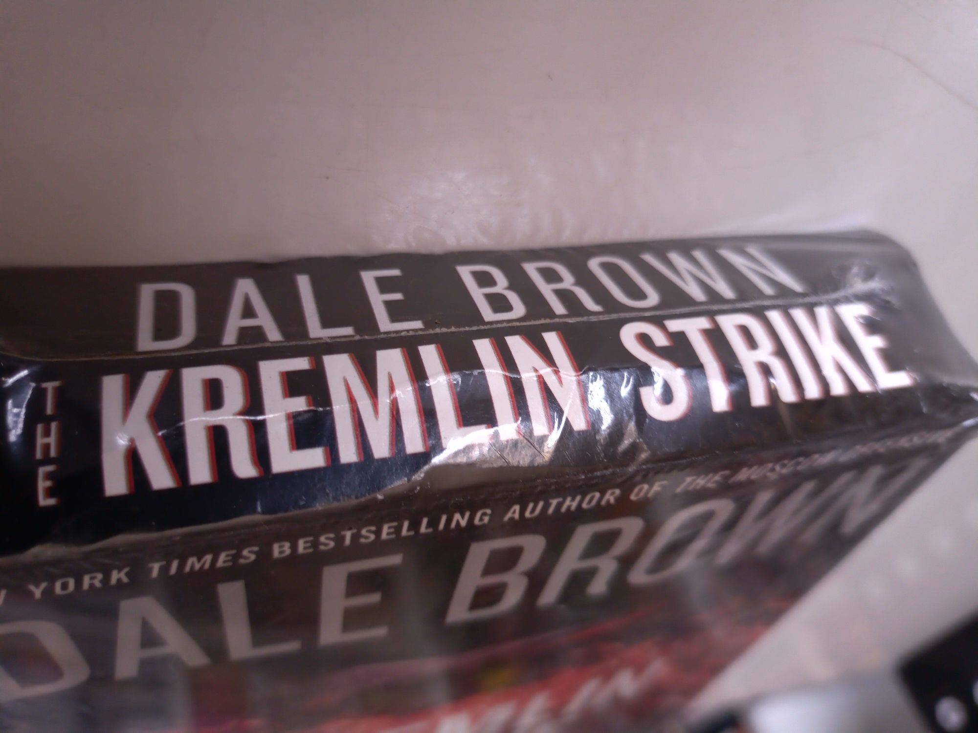 The Kremlin Strike: A Novel - Brown audiobook