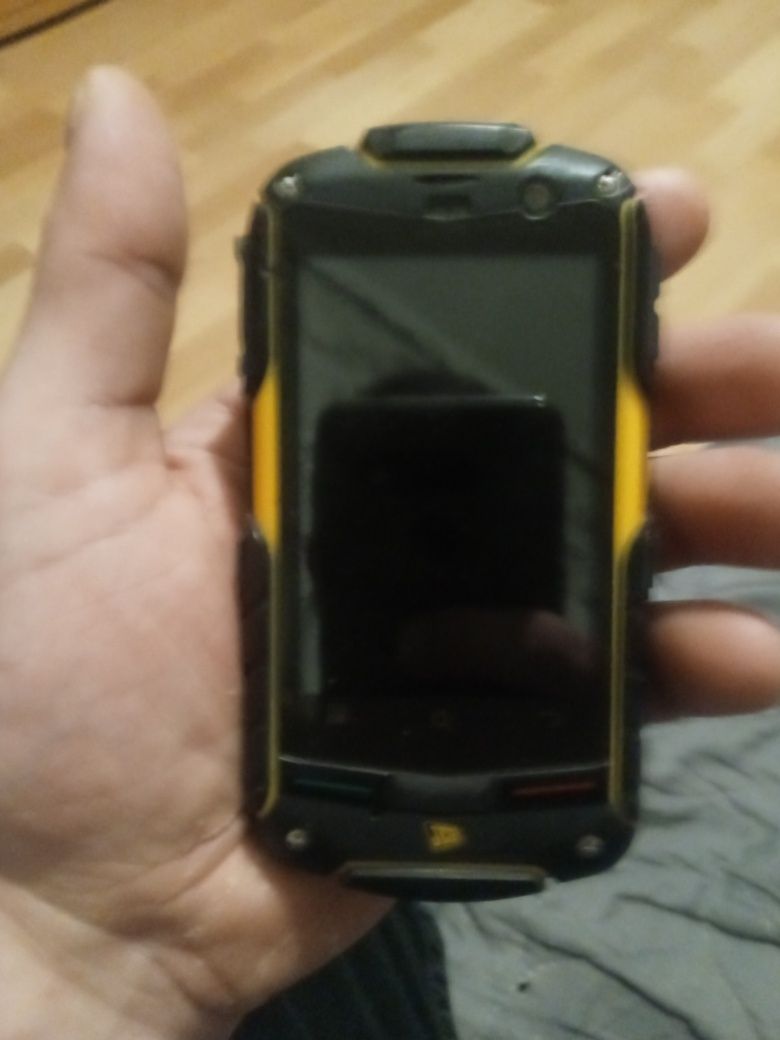 Stary Pancerny Telefon JCB touchphone