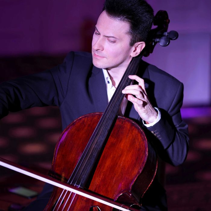 Жива музика на Ювілей корпоратив День народження виолончелист скрипаль