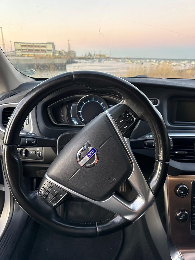 Volvo v40 cross country