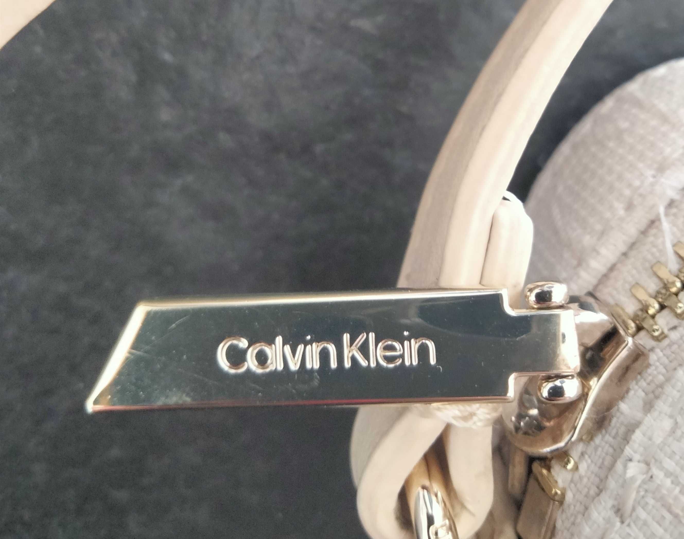 Torba listonoszka Calvin Klein biała/ kremowa