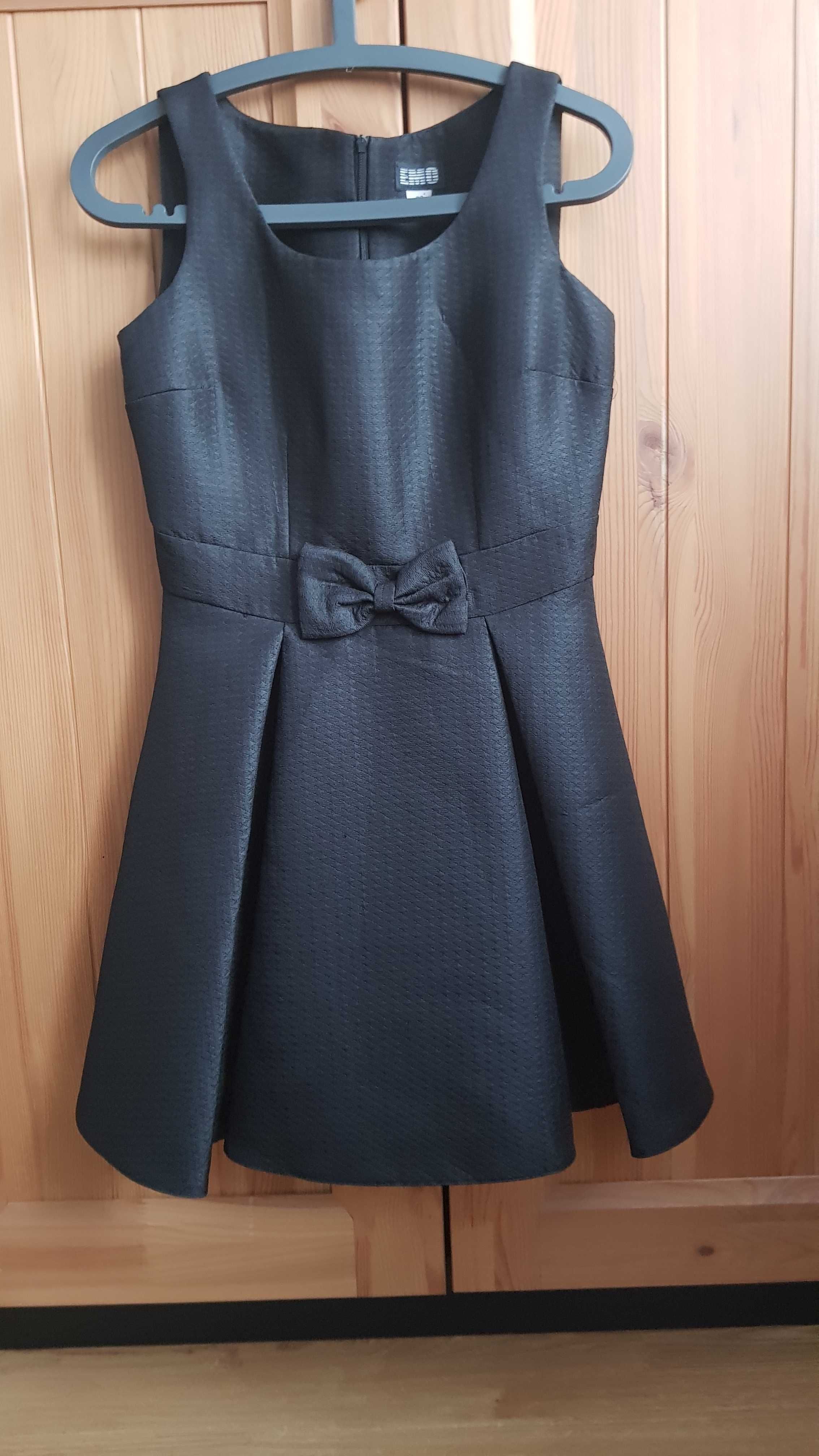 Czarna sukienka krótka EMO