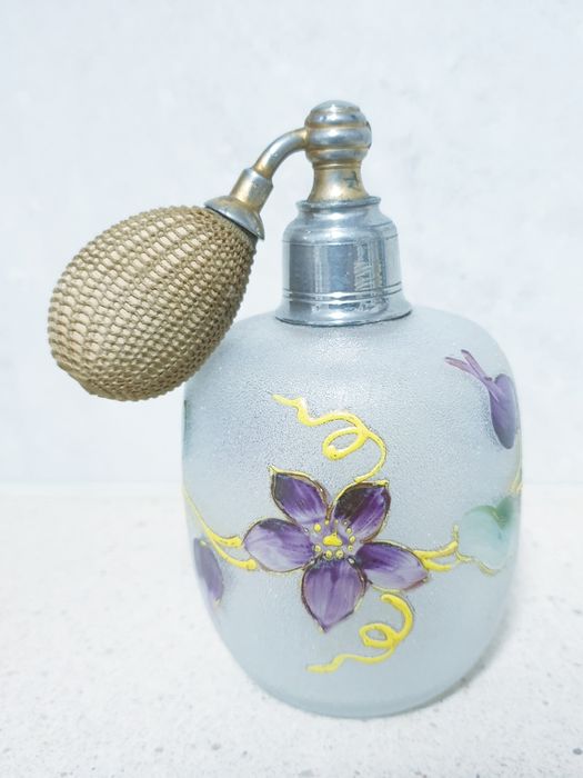 Lindo antigo frasco de perfume em vidro fosco esmaltado à mão