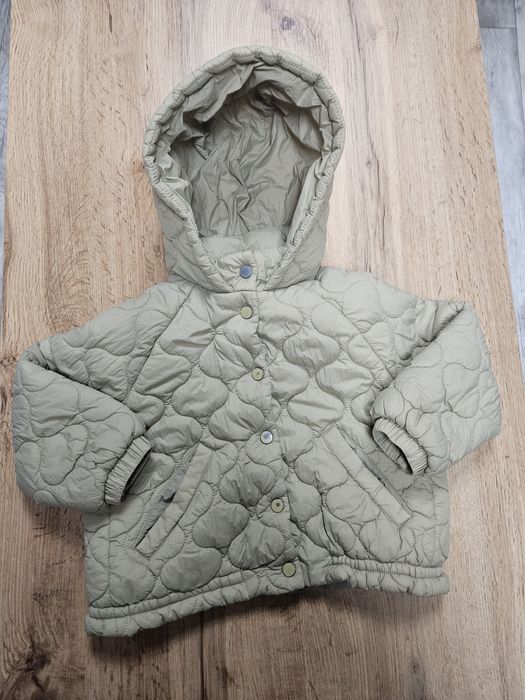 Piękna jesienna pikowana kurtka dziewczęca Zara khaki rozmiar 104