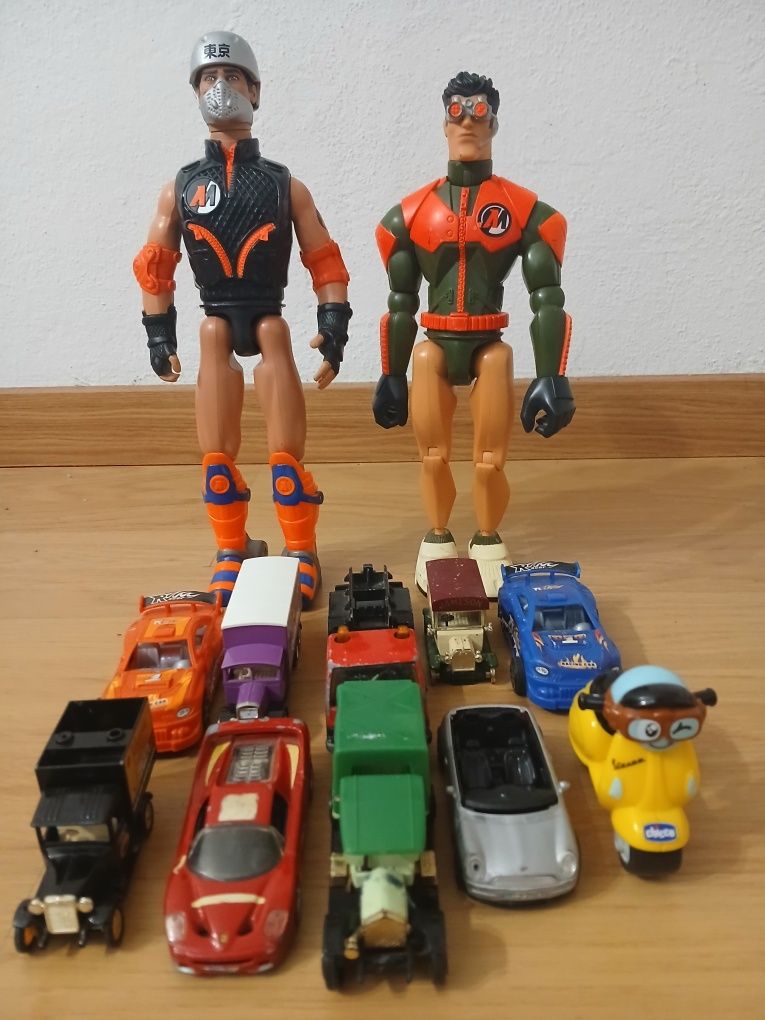 Bonecos e Carros - MIB