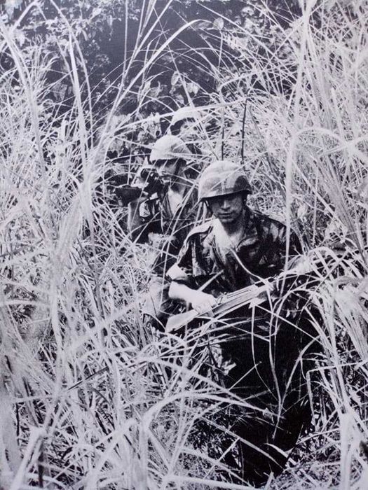 ANGOLA 1961 a 1963, de Dante Vacchi - Lisboa 1963 - MUITO RARO