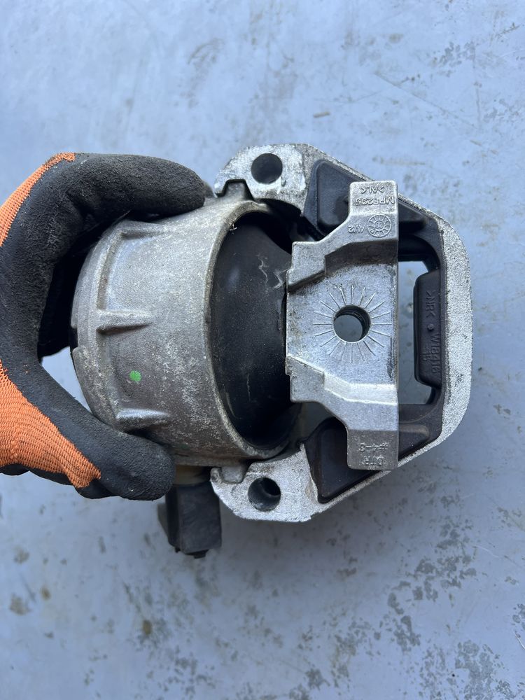Подушки двигуна 3.0 tdi Audi
