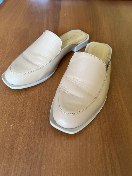 Мюлі (сабо) жіночі бежеві. Шльопанці із закритим носком