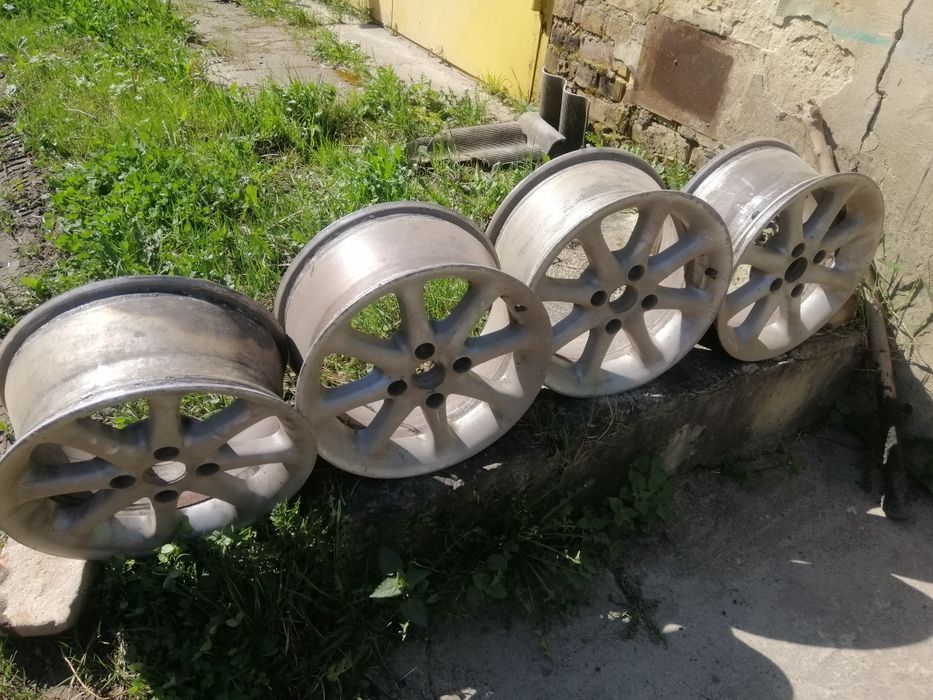 Титани r15 Audi 80