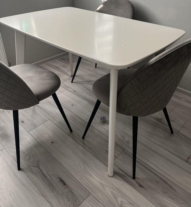 Стол кухонный белый