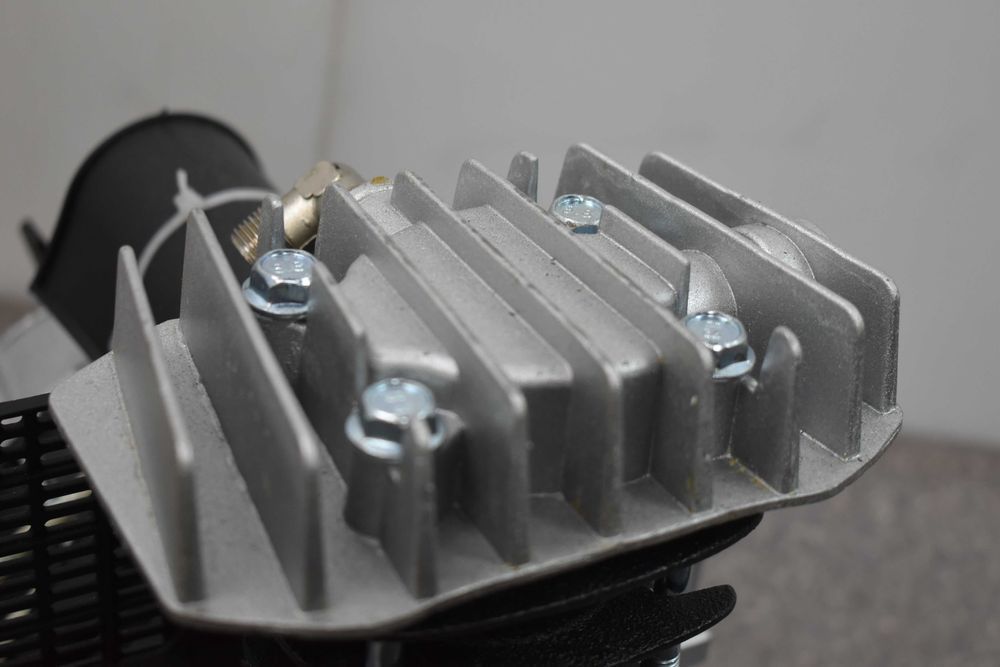 kompresor z silnikiem 1800w 260l/min