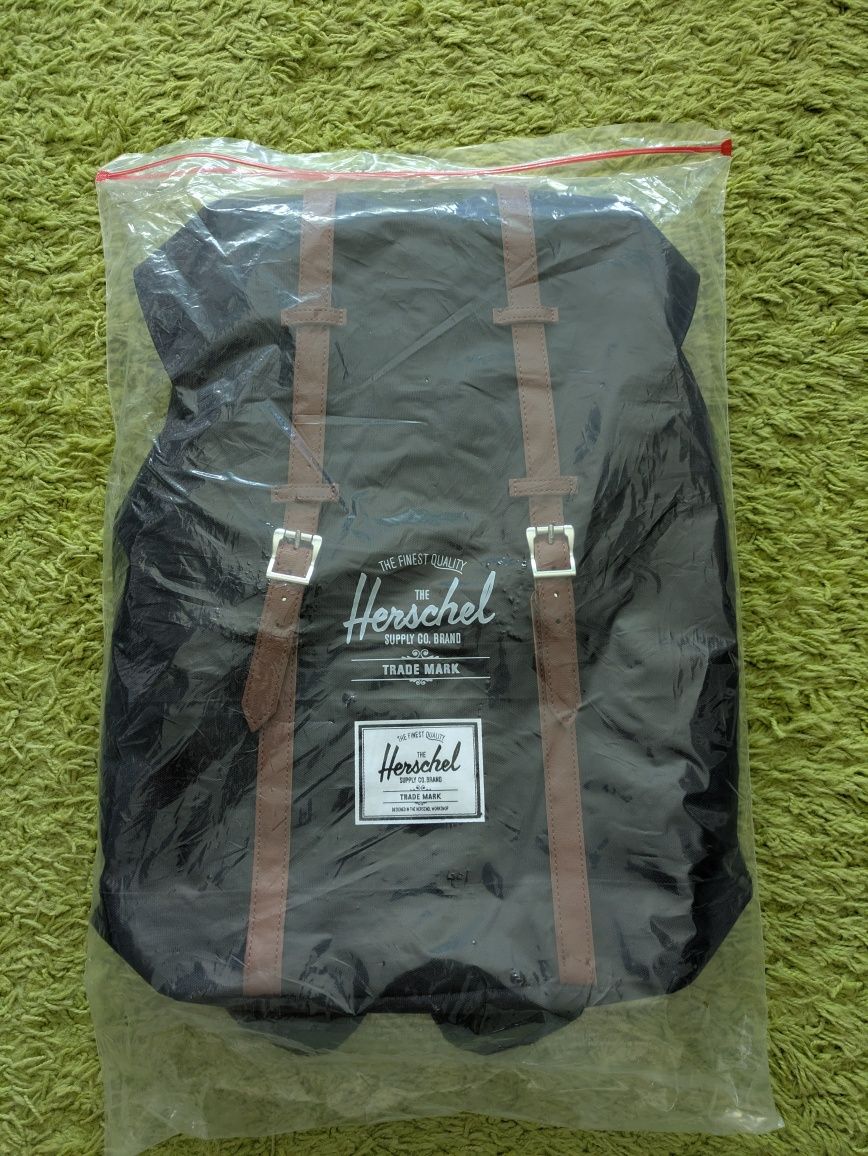 (baixa de preço) Mochila Herschel 23L preta a estrear