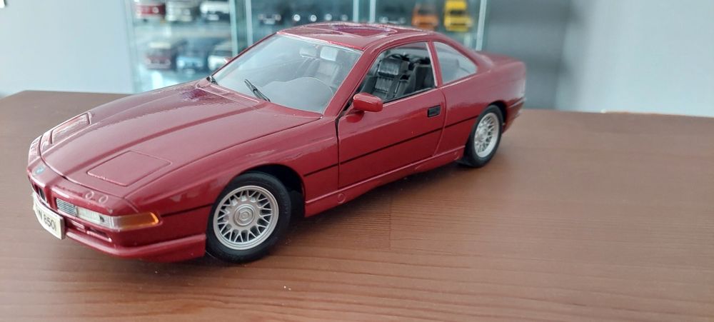 Model 1:18 Bmw 850i E31 Maisto