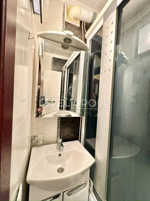 Продаж 2к квартири з ремонтом(євротрійка), Оболонь