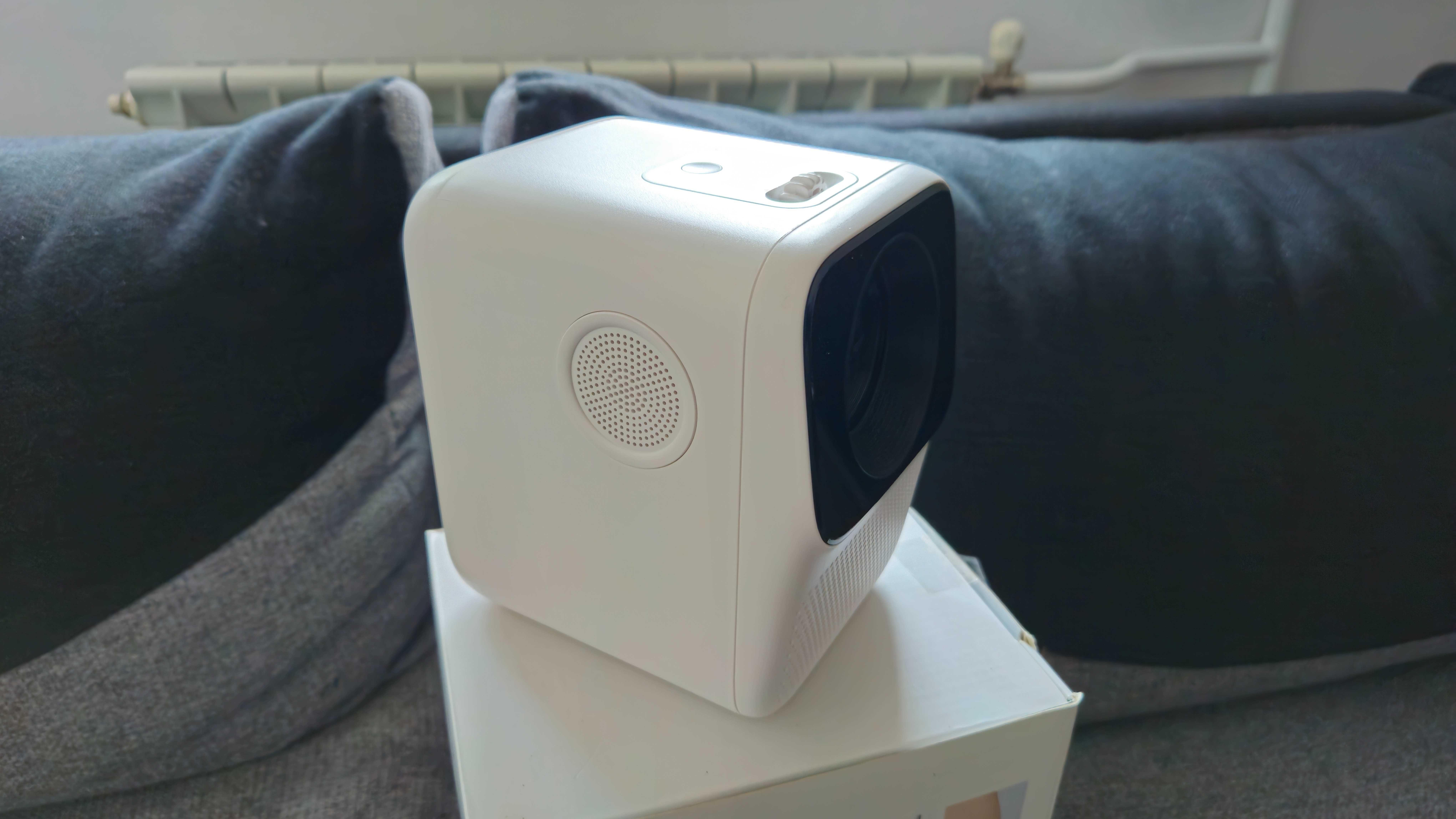 Projektor Wanbo Portable Projector T2 Free 200 ANSI, 1x HDMI, 1x USB